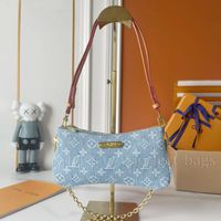 #29-Liv Pochette