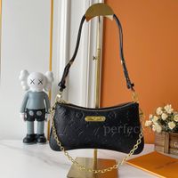 #28-Liv Pochette