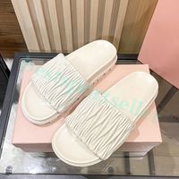 32 beige
