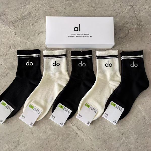 New yoga men's and women's sports socks, cotton thread socks, breathable and trendy brand letter short tube cotton yoga socks Design socks