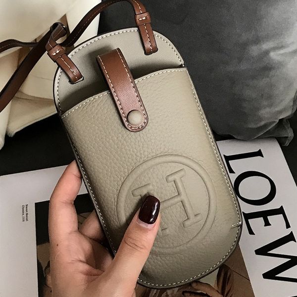 Mobile phone bag, crossbody small bag women, 2026 new style, fashionable high-end, compact exquisite for summer, made of genuine leather and lightweight