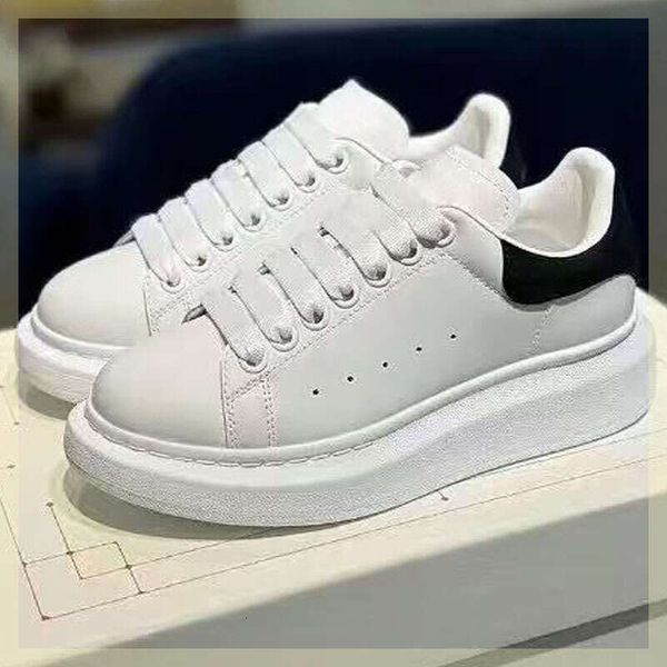 designer Alexander Thick-soled sneakers Skateboard Shoes Thick sole Multicolored Flats Oversized Suede Velvet black white shoes with box Size 35-46