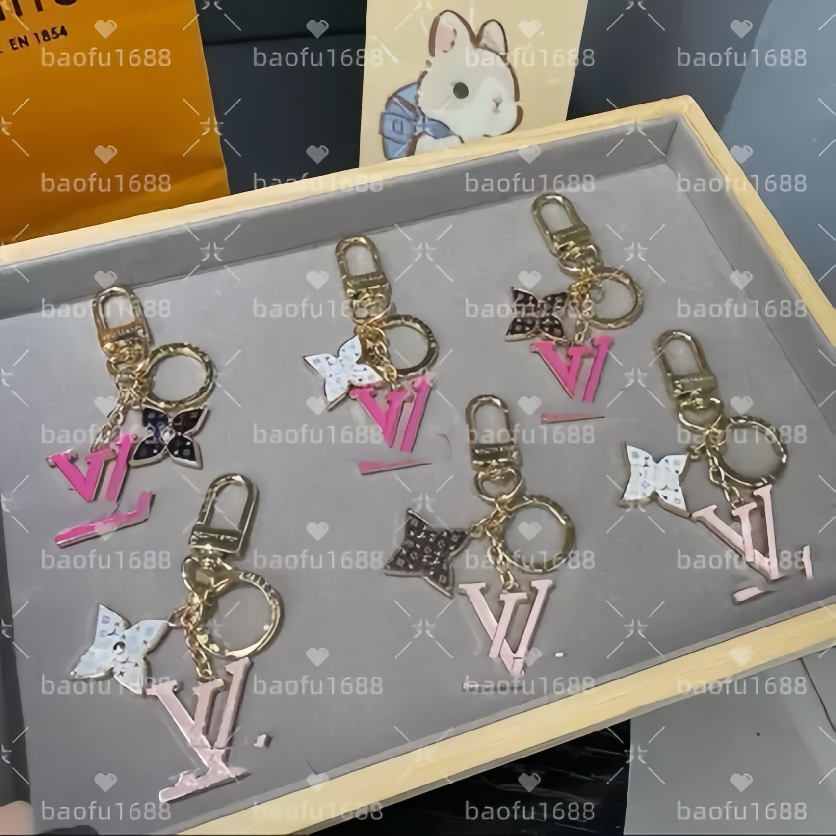 Designer Letters key chain luxury keychain designer bag charm chain gold color keyrings accessories bag pink digit pendant luxury ornaments aa+